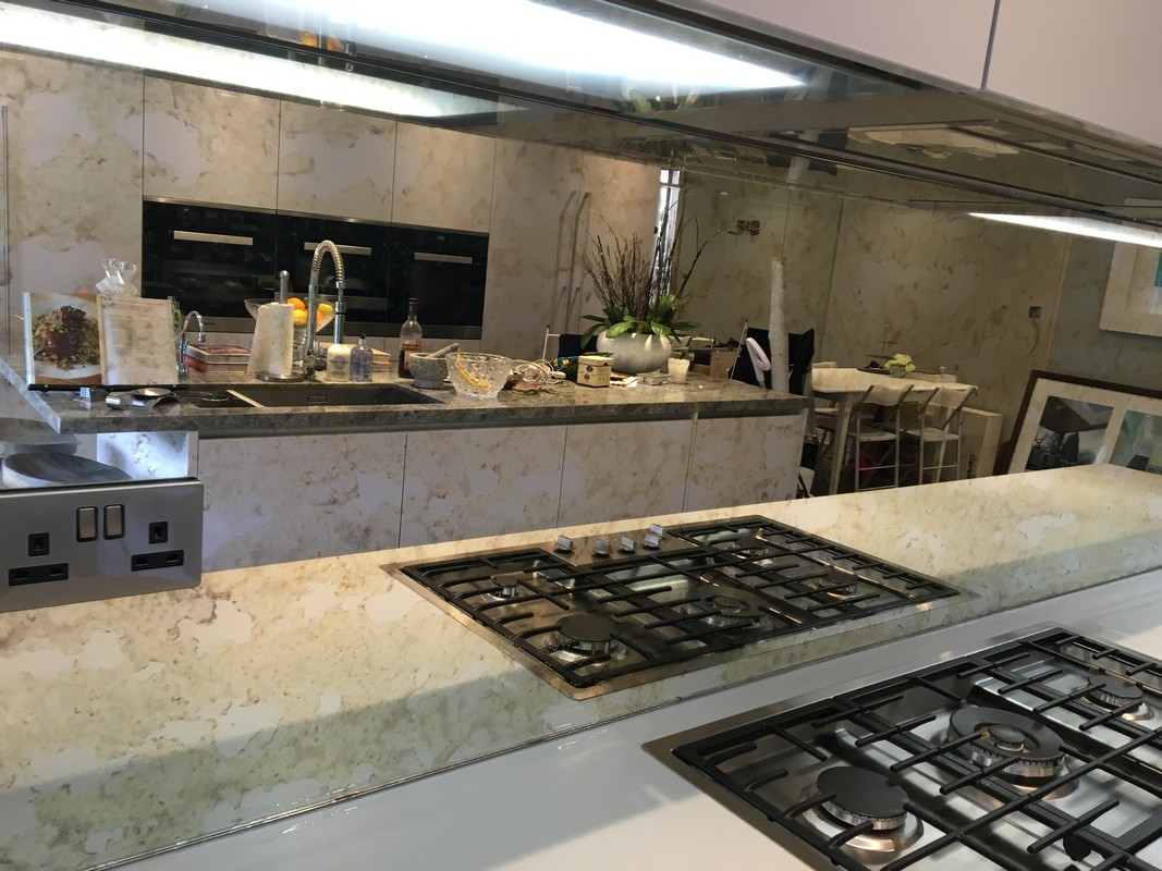 Mirror glass splashback in Bracknell luxury kitchen